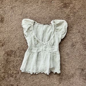BRADY RUFFLE TOP